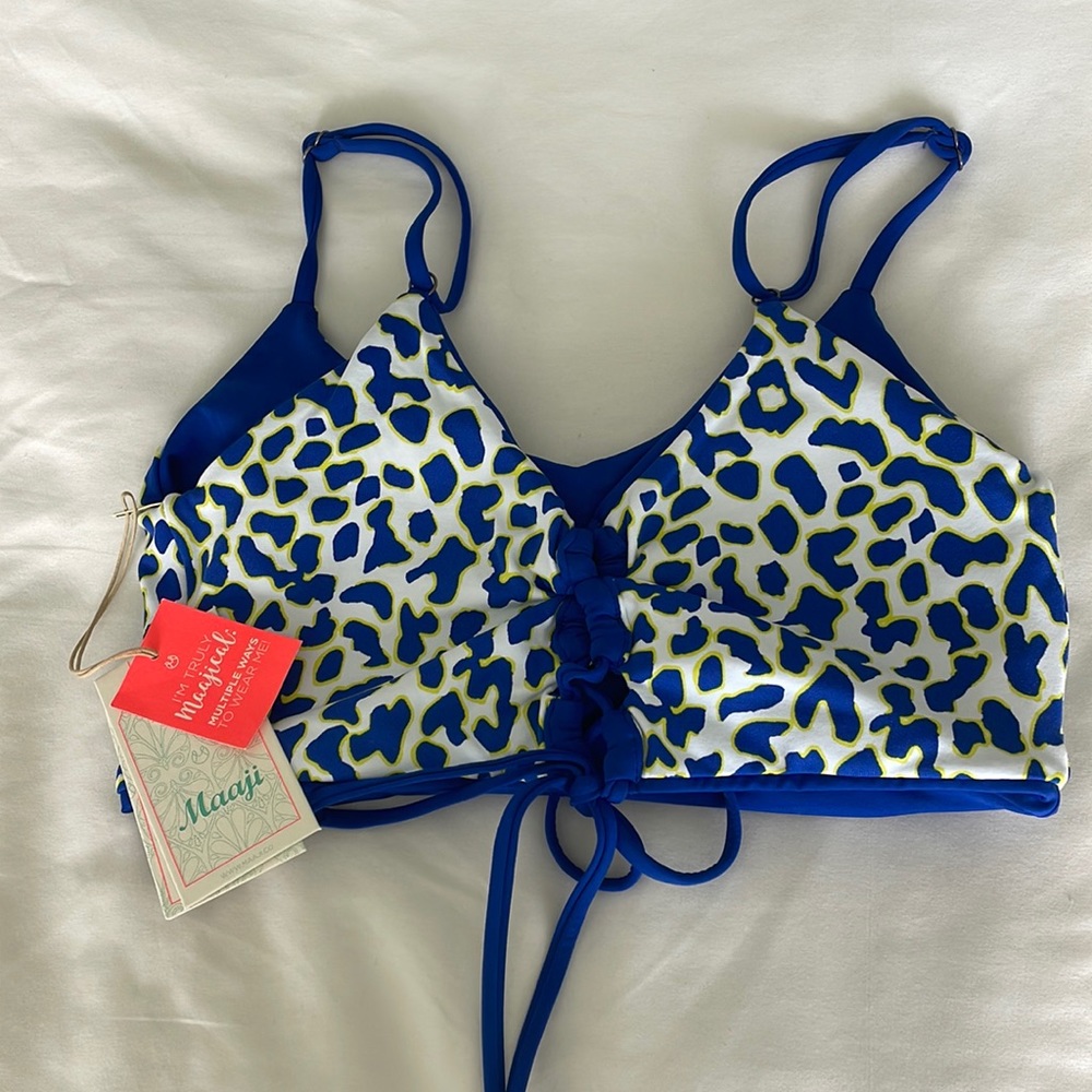 Maaji reversible bathing suit top with removable pads size large. Brand new